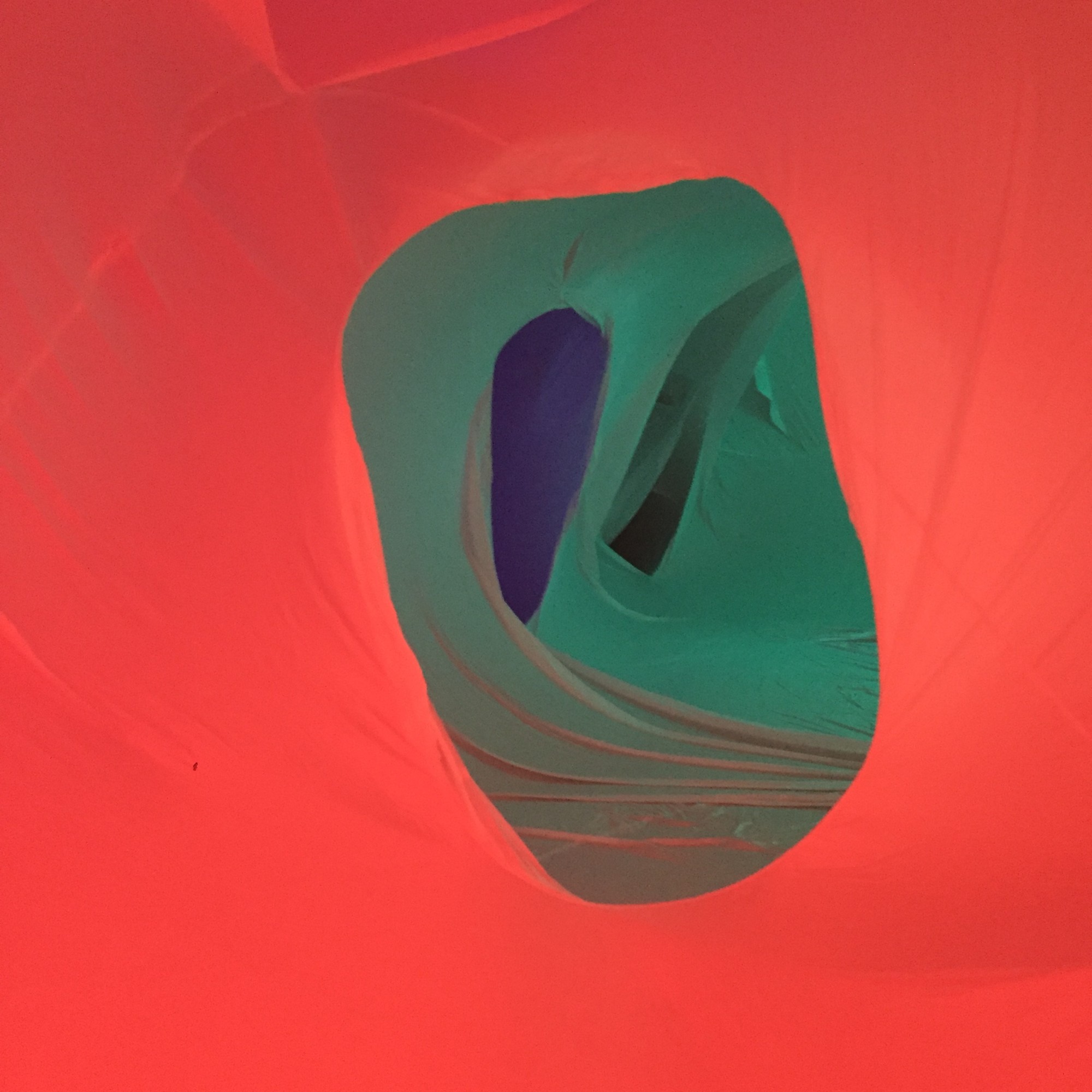 Elizabeth Saint-Jalmes, L'abri Trou,@Elizabeth Saint-Jalmes