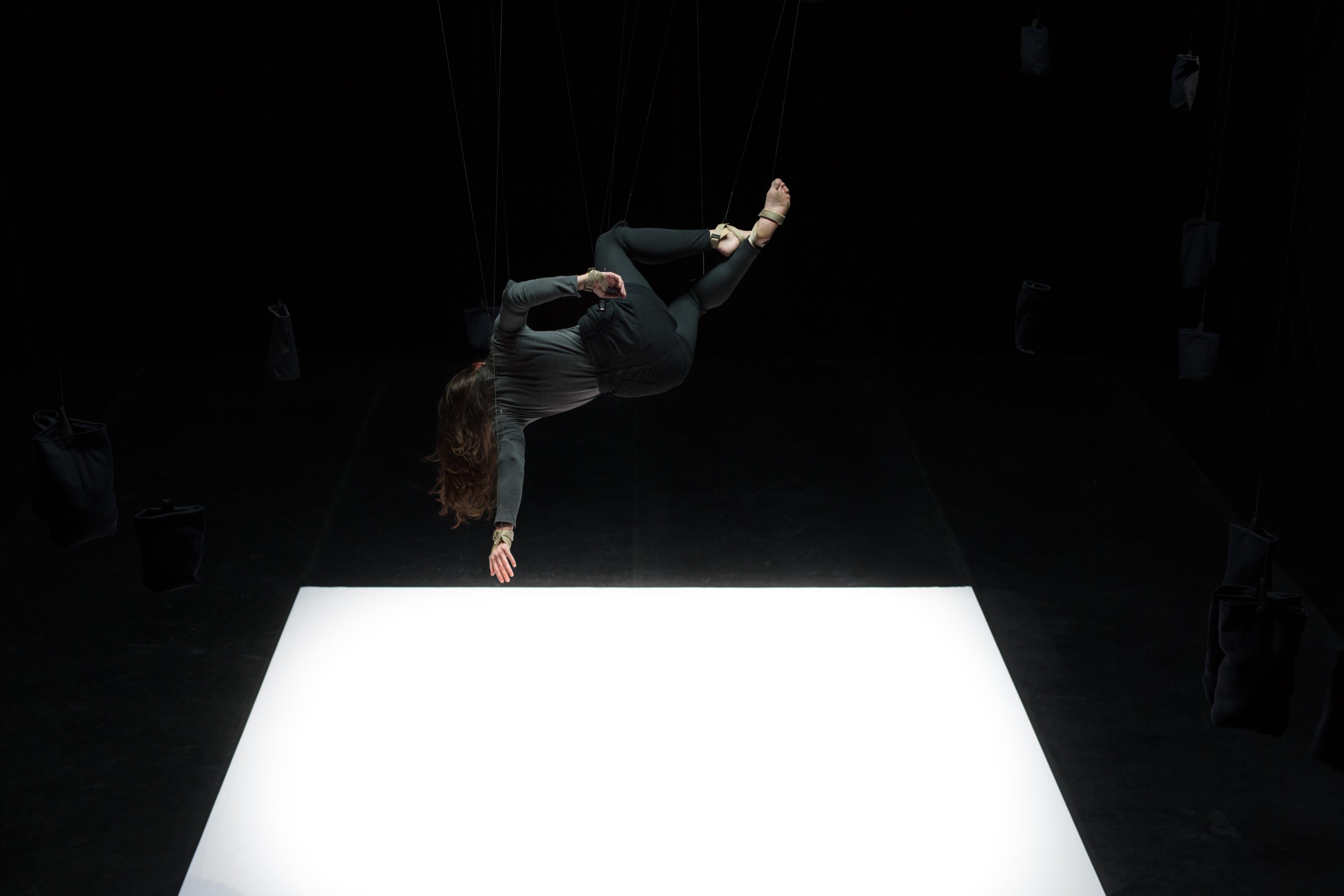 Dehors est blanc © Arnaud Gerniers