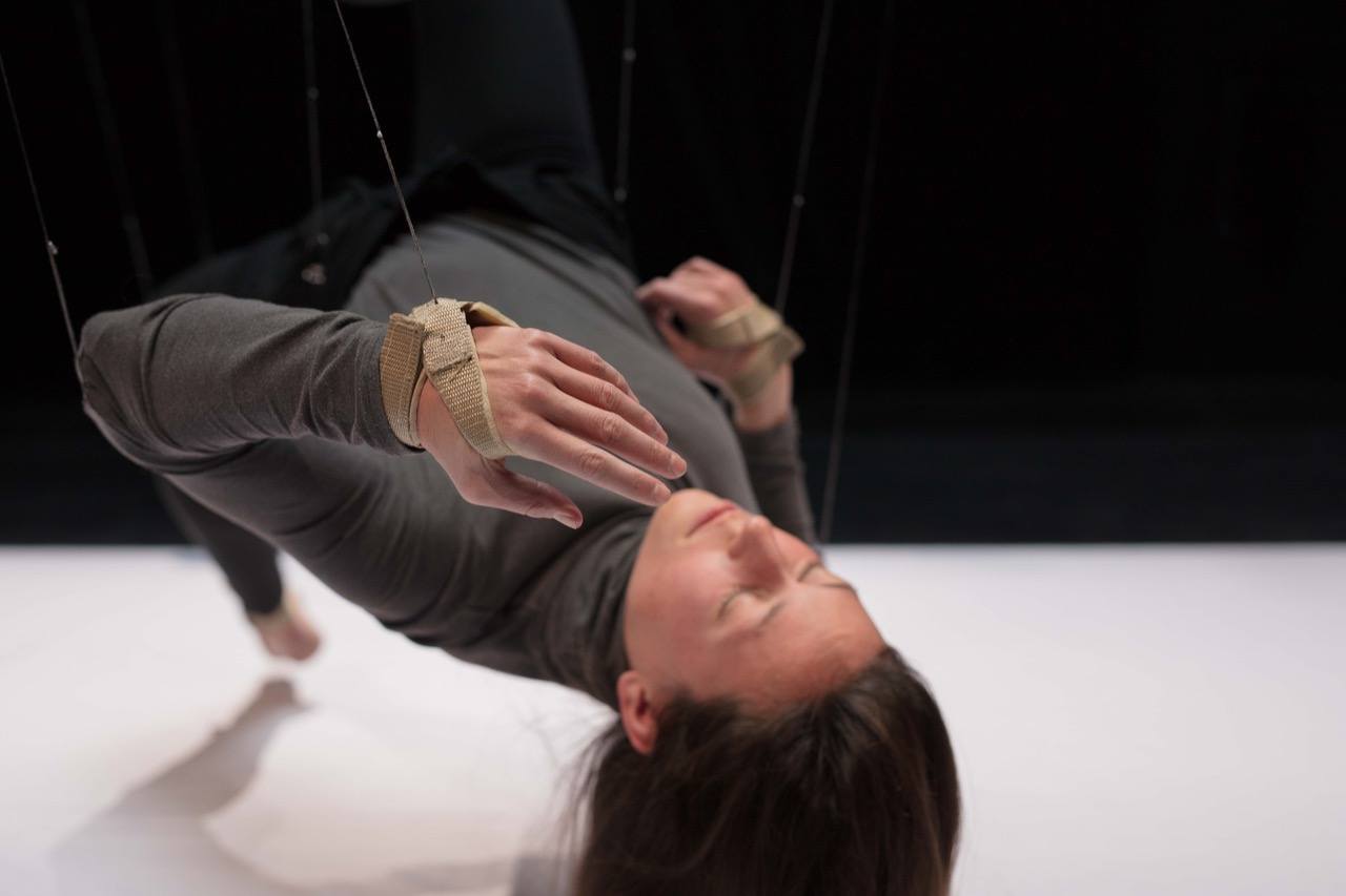 Dehors est blanc © Arnaud Gerniers