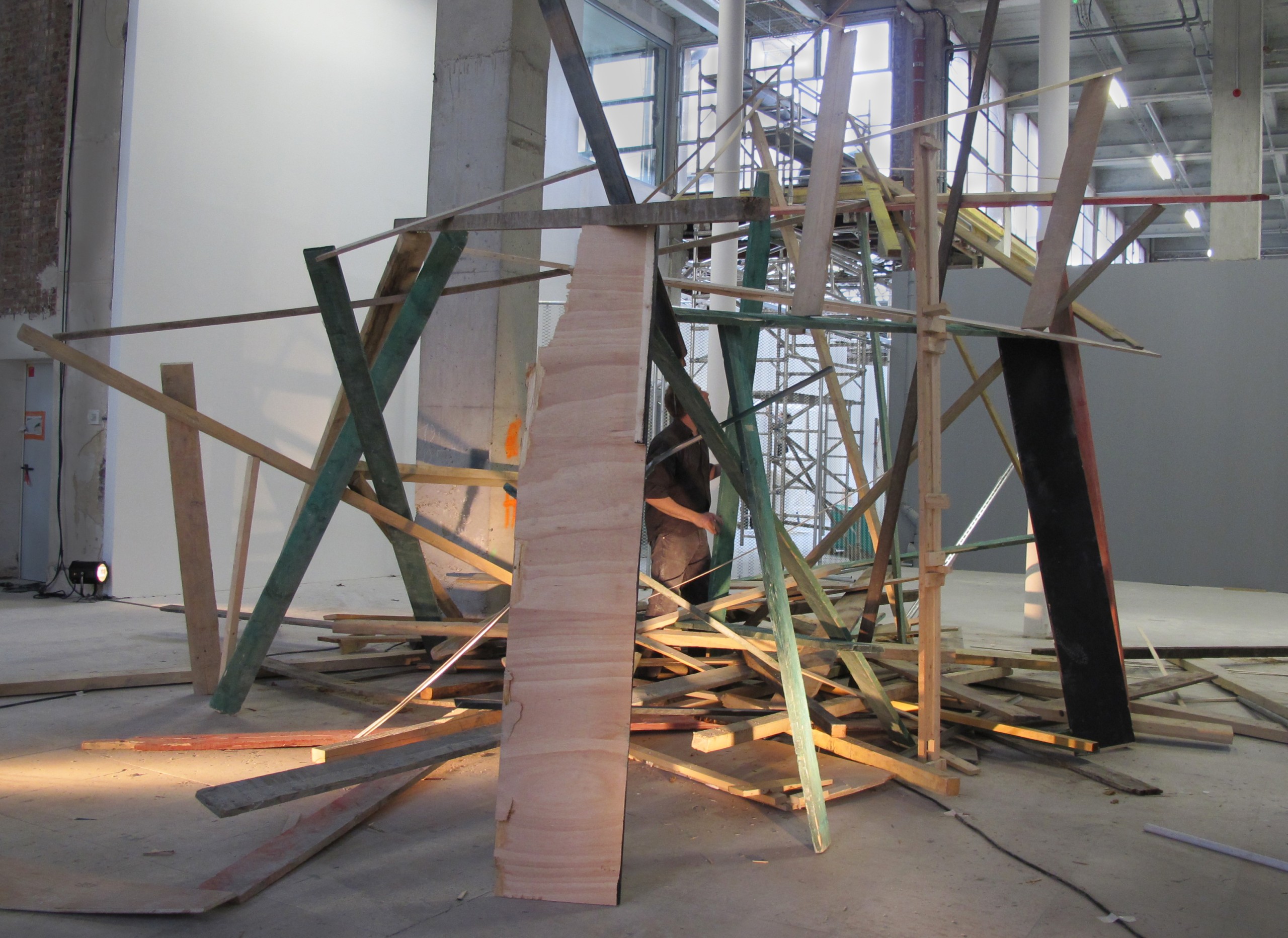 Claude Cattelain - performance - armature-variable - palais de tokyo - 2012