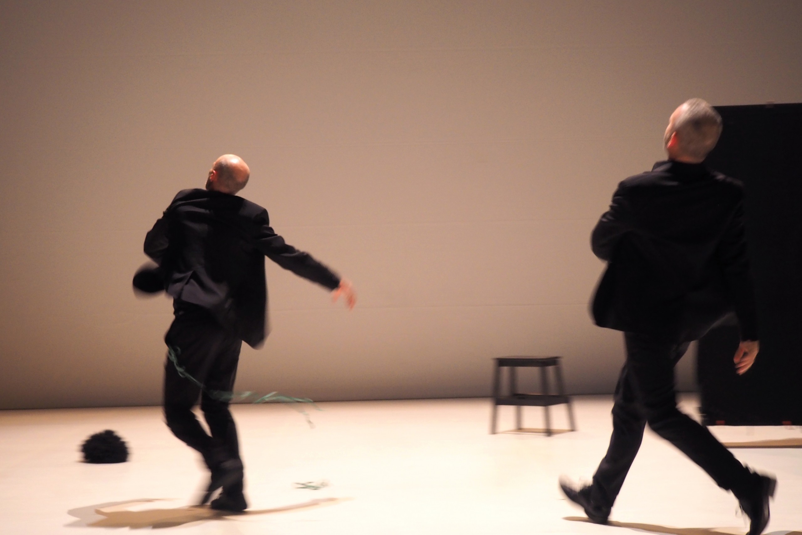 Spectacle Closing Party de Mauro Paccagnella & Alessandro Bernardeschi : Cie Wooshing Machine au CWB Paris