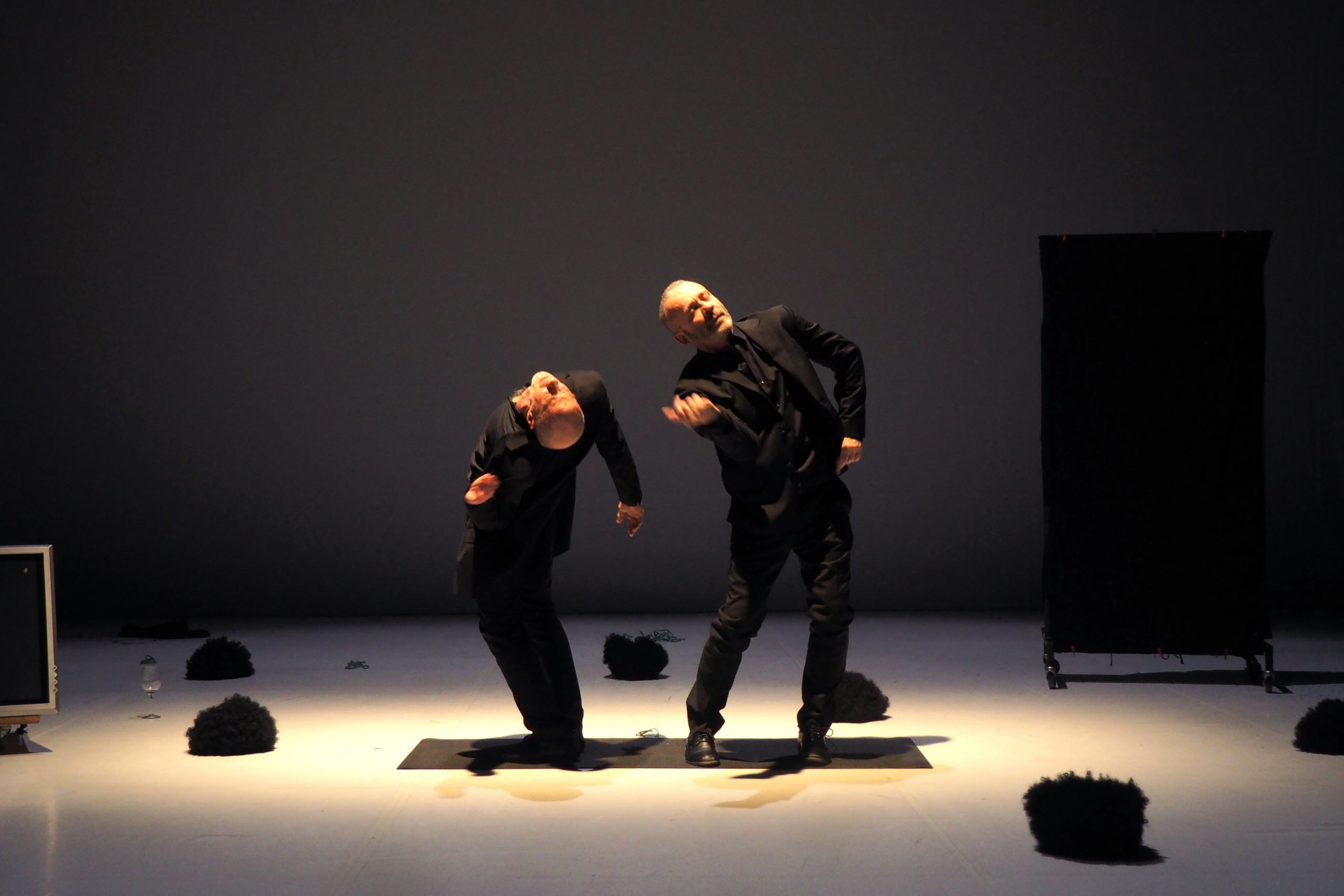 Spectacle Closing Party de Mauro Paccagnella & Alessandro Bernardeschi : Cie Wooshing Machine au CWB Paris