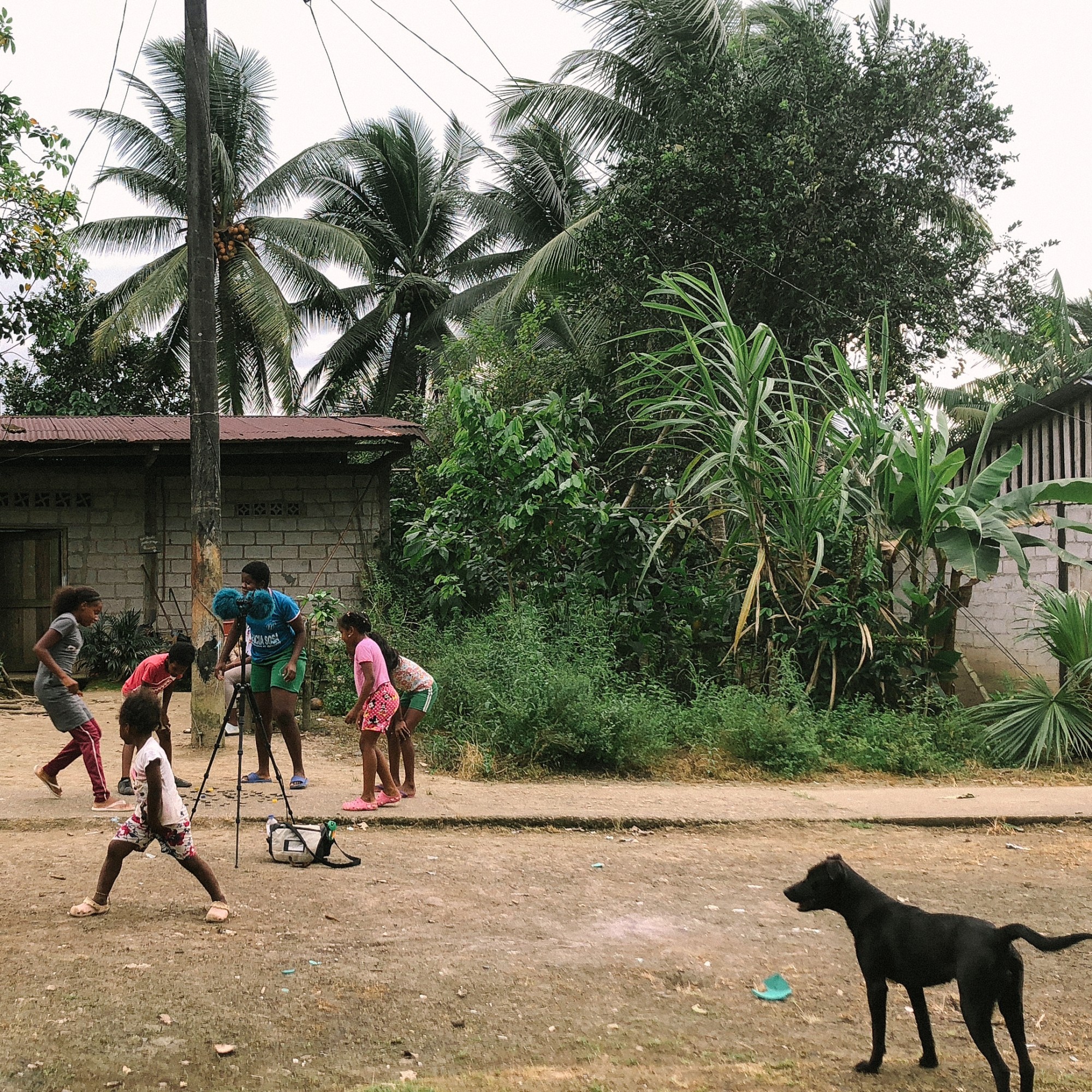 Booklet p13 - Kids playing in Santa María del Río Cayapas