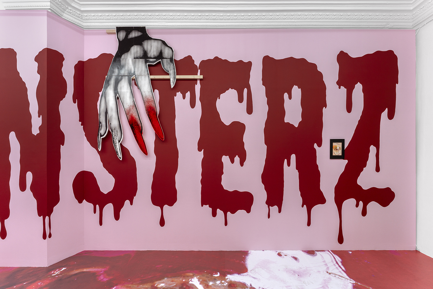 Aïda Bruyère, Red Lipstick Monsterz, Exhibition view, 2023 © Nicolas Brasseur (BD)3