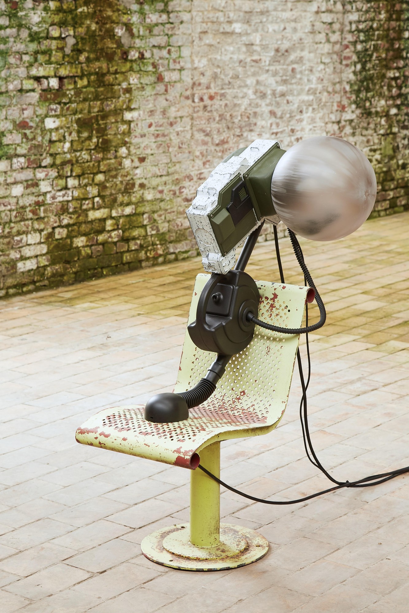 Erwan Sene - *Hunter Balancing Park 2* ©Tom de Peyret