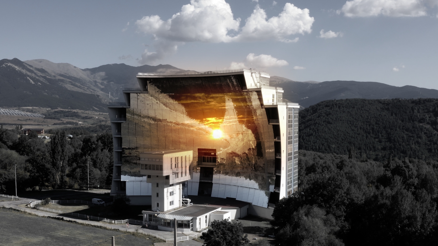 Visuel extrait de Reliefs, 2022, vidéo 4K, 21min © Armand Morin. Musique : Will Guthrie. Œuvre produite avec le soutien de Zoo Galerie, Centre Wallonie-Bruxelles/Paris et Wallonie-Bruxelles International.