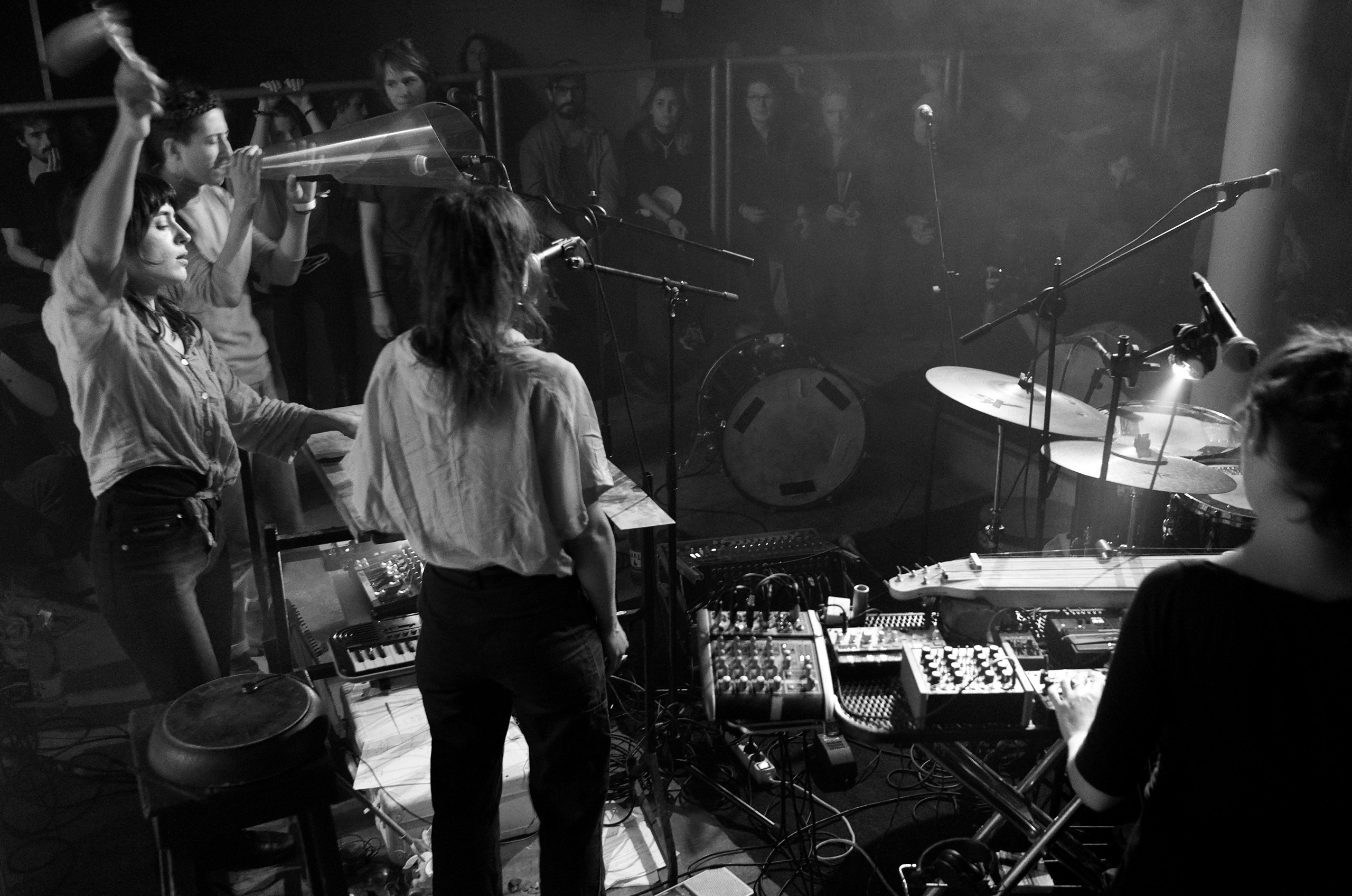 Ladr.ache sera au CWB Paris pour le festival interférences en satellite du Sonic Protest