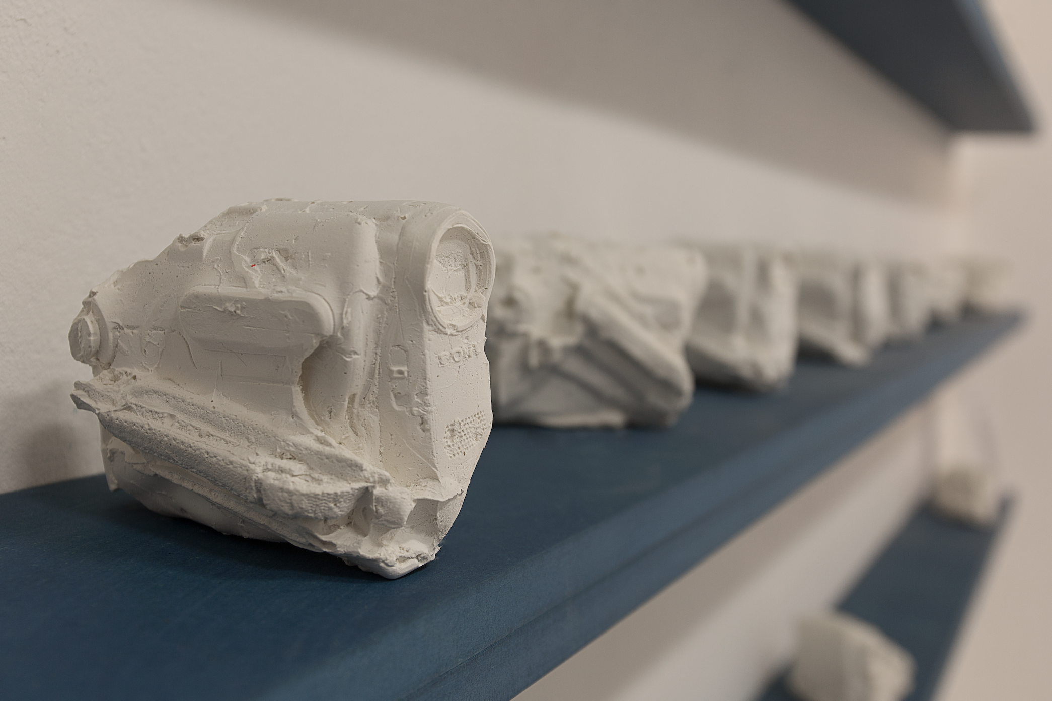 Clara Thomine, Les éditions de la fin du monde, plâtres, 2021 © Clara Thomine