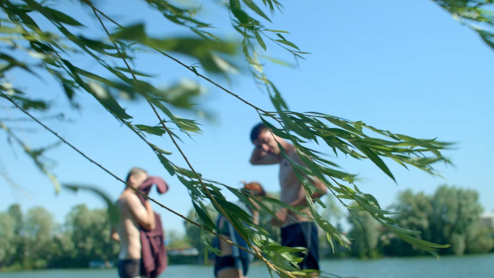 Affiche  Il fait nuit dehors de Léa Tonnaire & Caroline Guimbal séance de cinéma du CWB Paris Centre Walonie-bruxelles Paris