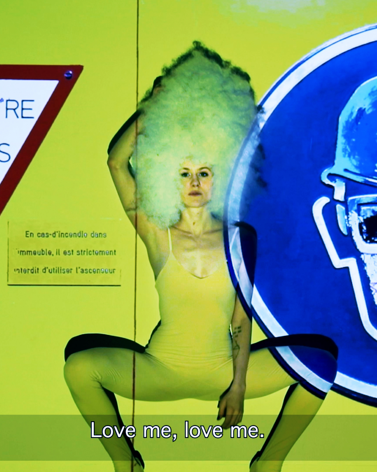 lovefool videoprojection Valerie Reding