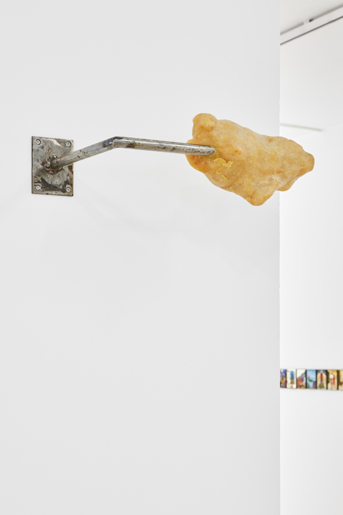 Légendes des visuels : Agathe Duperou, GLOIOS, 2019 40 x 26 cm Métal soudé, savon d’huile de friture recyclée, vis  © Jean Christophe Lett