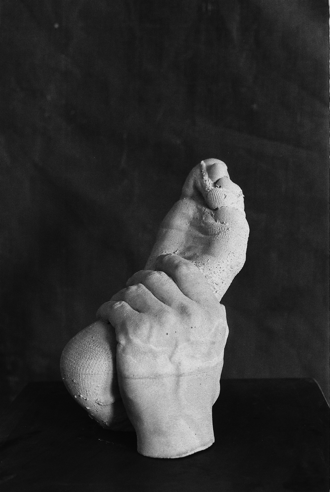 chaussette troue╠üe, 2022, moulage en be╠üton, nicolas bourthoumieux