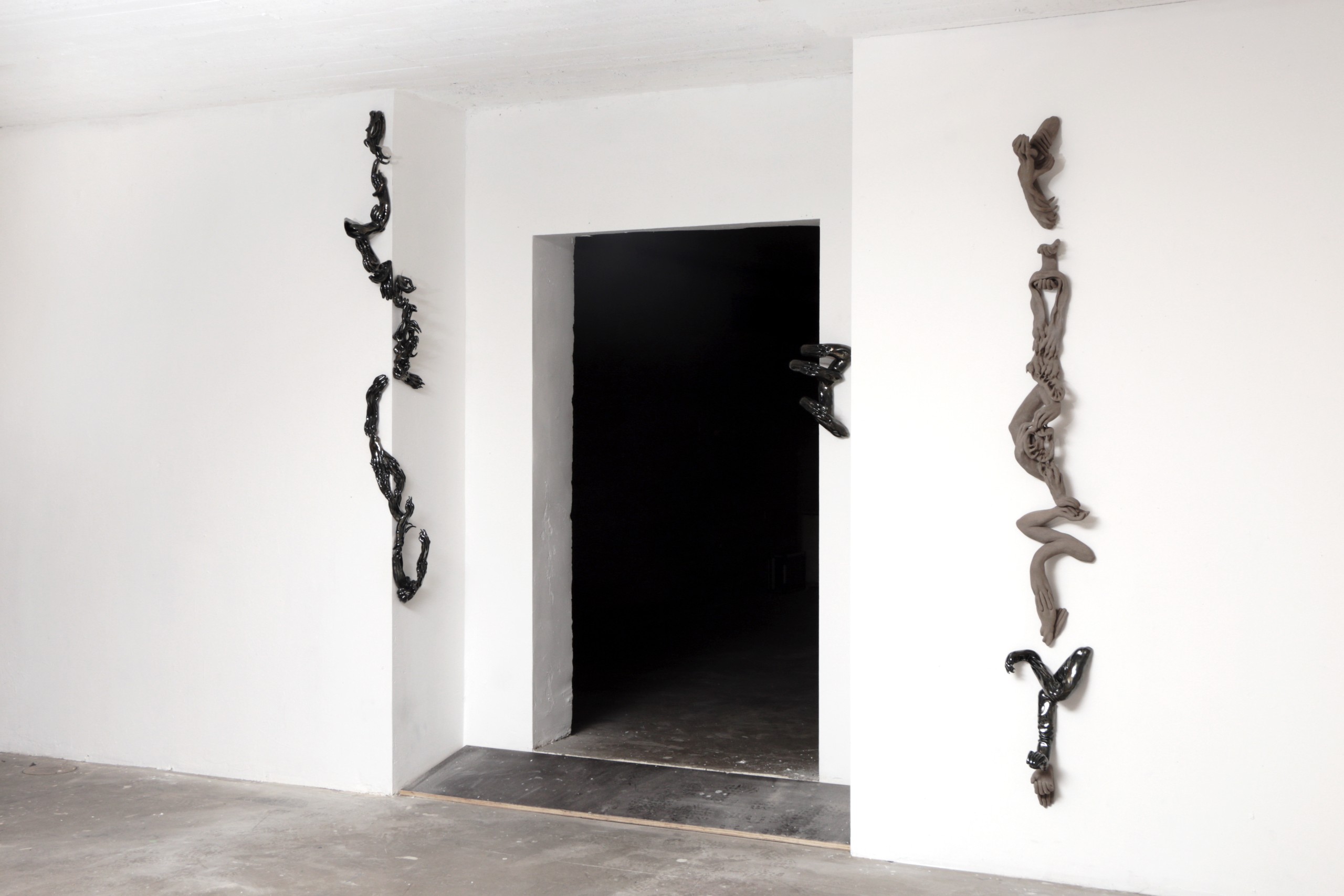 Devouring lines, céramique (émail parfois), dimensions variables © Théo Desmaizières