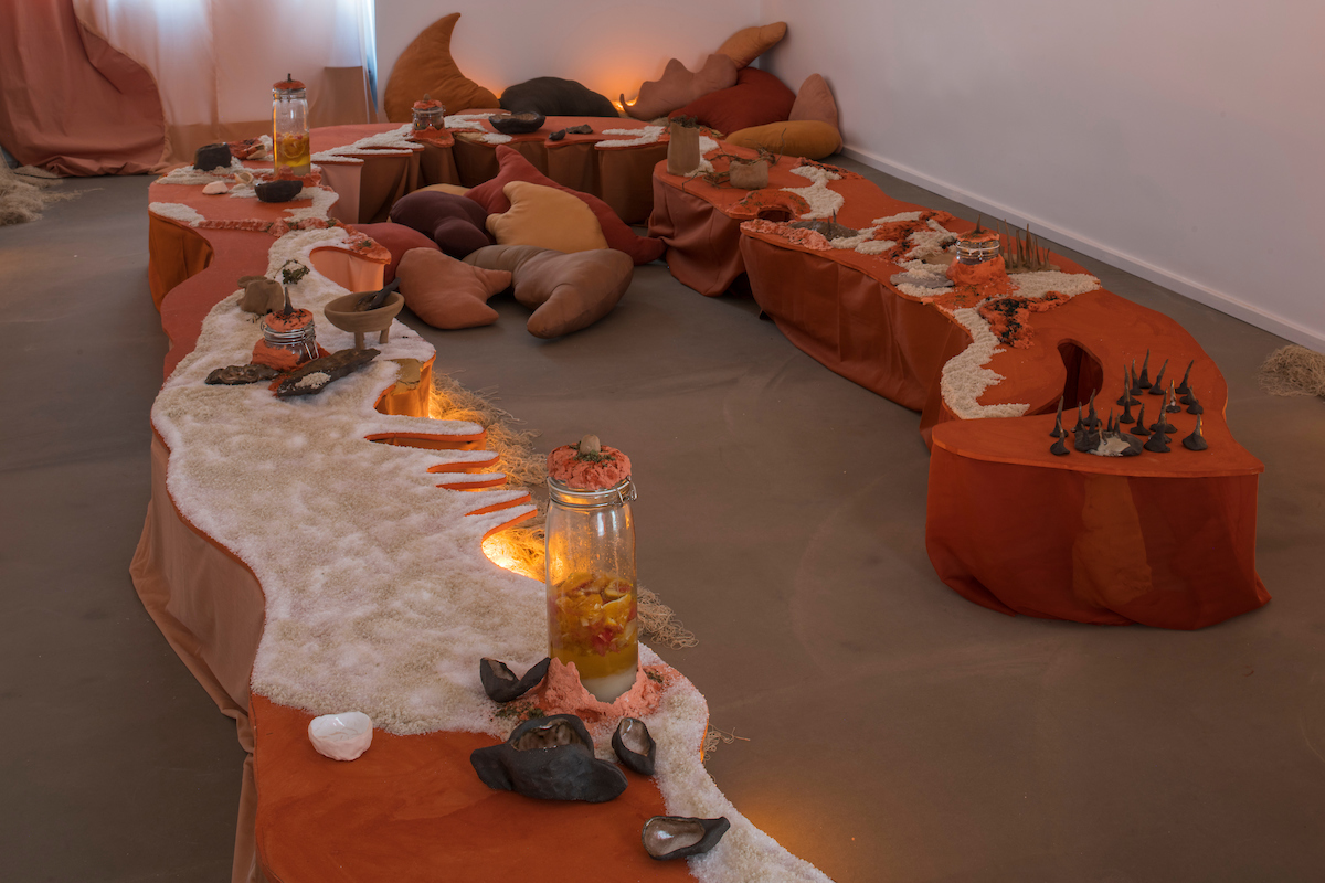 Collectif Matribiotes (Charlotte Gautier van Tour et Luz Moreno), Symbiosium, 2022 © Martin Argyroglo, courtesy Fondation LAccolade