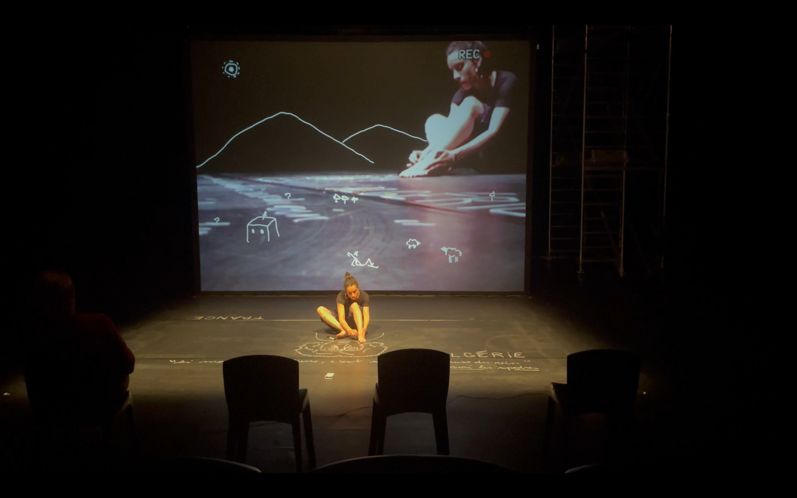 Yasmine Yahiatene, La Fracture
